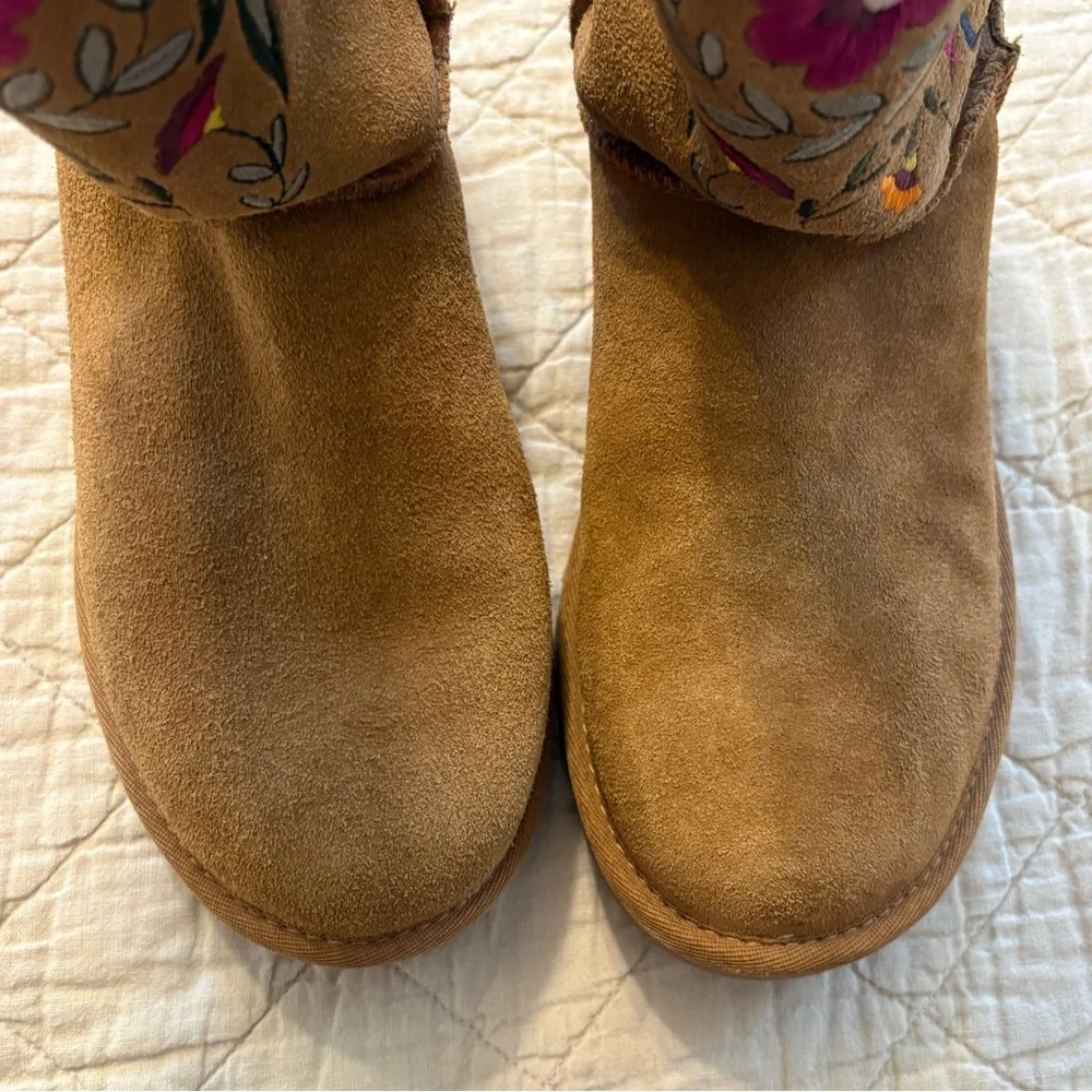 Ugg Australia Juliette Floral Embroidered Chestnut Brown Boots US 7 Euro 38